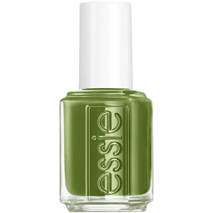 Essie Nail Lacquer, DM, 229 Kč Naprosto přesnou barvu čaje matcha nabízí lak na nehty od Essie v odstínu Willow in the Wind. Jeho inovativní gelová textura navíc dlouho vydrží. 