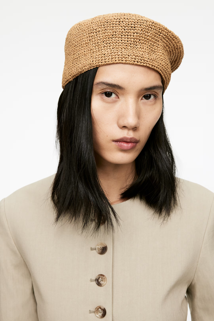Slaměný klobouk, Arket, H&M, 1 100 Kč