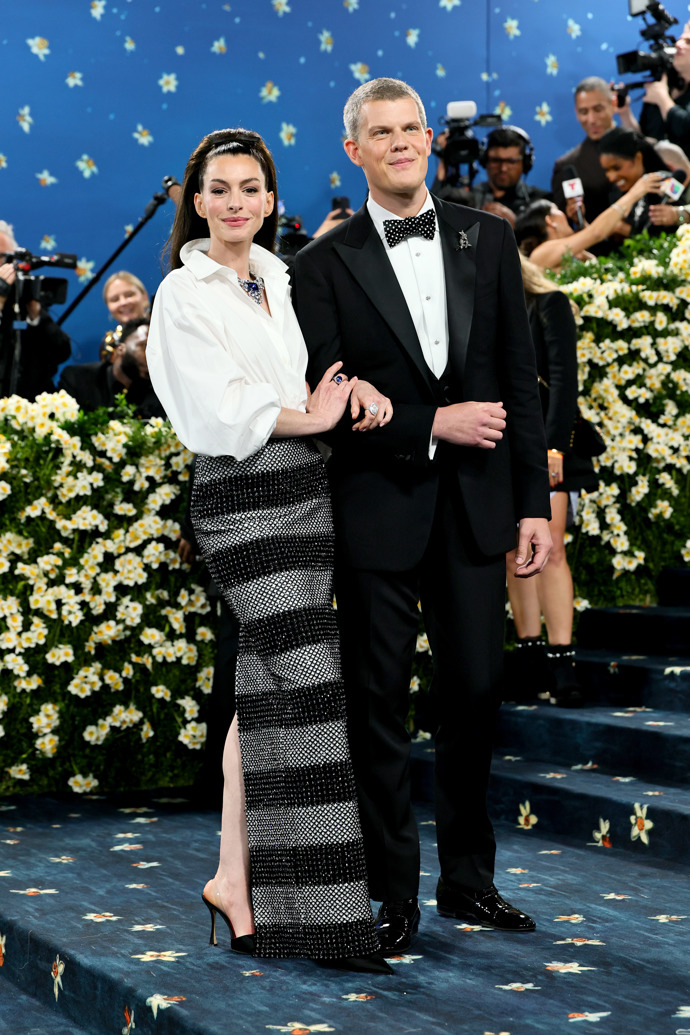 Anne Hathaway, MET Gala 2025