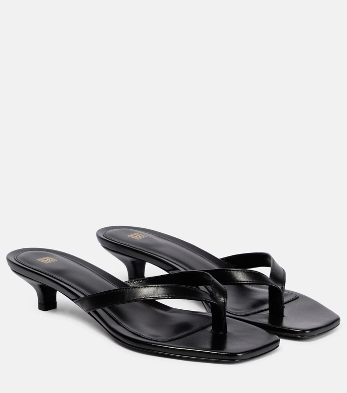 Kožené sandály s řemínky, TOTEME, MyTheresa, € 360