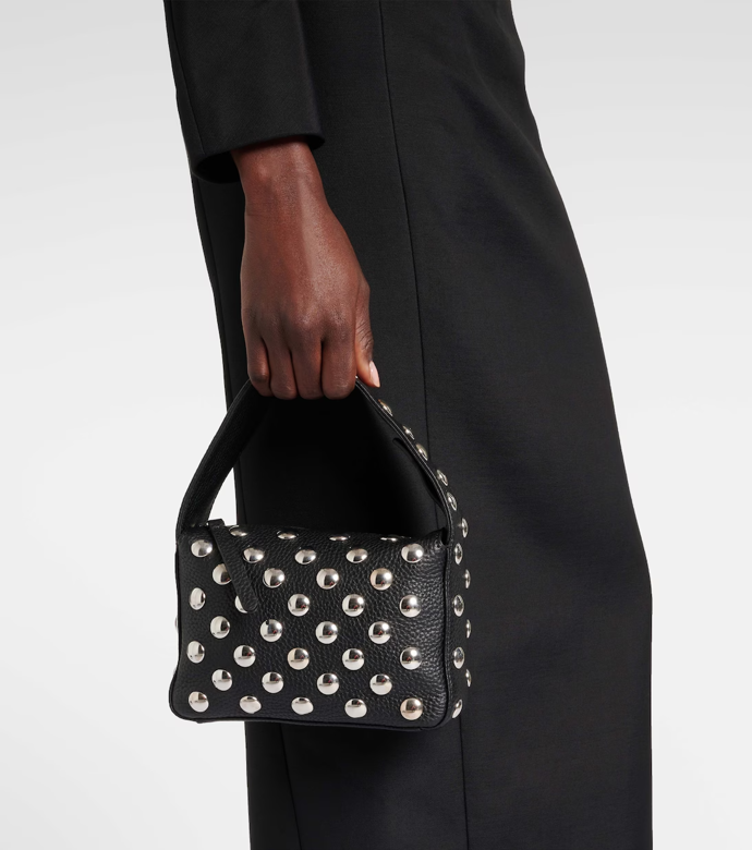  Elena malá studded kožená kabelka přes rameno, Khaite, MyTheresa, € 1,870