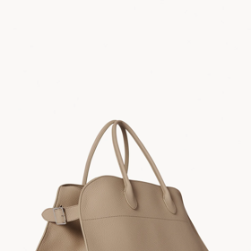 Soft Margaux 17, The Row, €6 080 Soft Margaux 17, The Row, €6 080