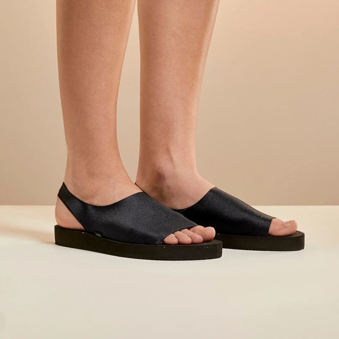 Jednodílné sandály Plove Light Black, Plove, 2 990 Kč