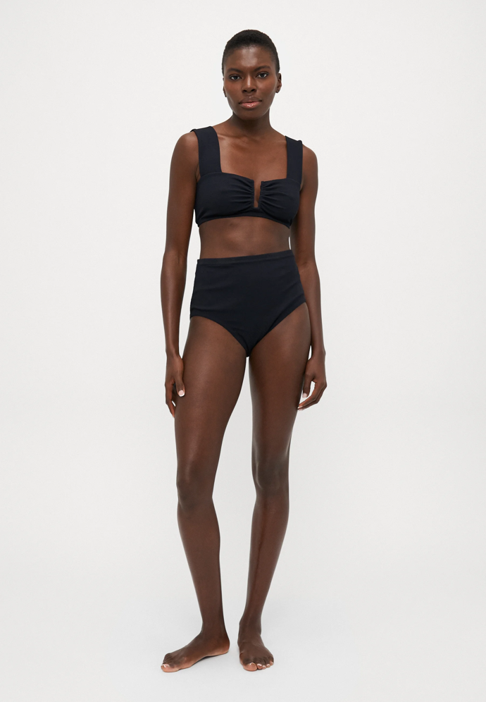 Horní díl bikin, By Malene Birger, Zalando, 1 440 Kč