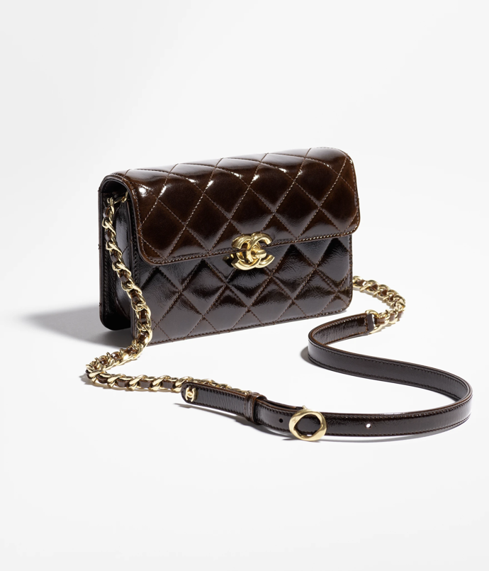 Malá kabelka s klopou, Chanel, 139 500 Kč
