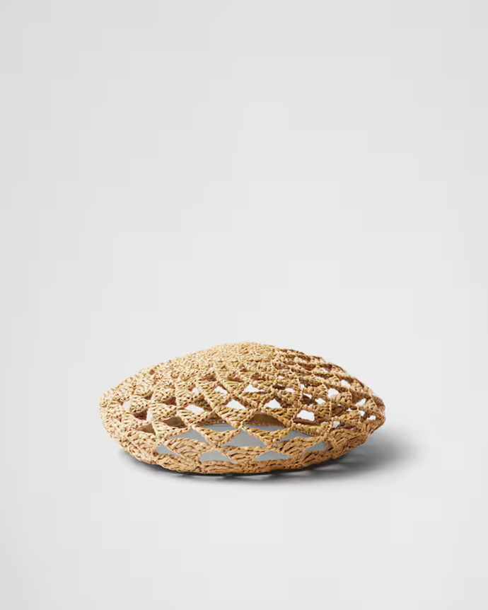 Háčkovaný baret, Prada, 19 500 Kč 