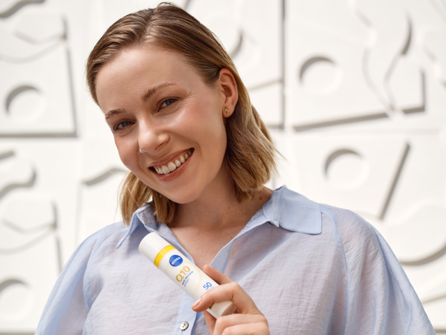 Herečka Agáta Kryštůfková doporučuje nový produkt s SPF Herečka Agáta Kryštůfková doporučuje nový produkt s SPF