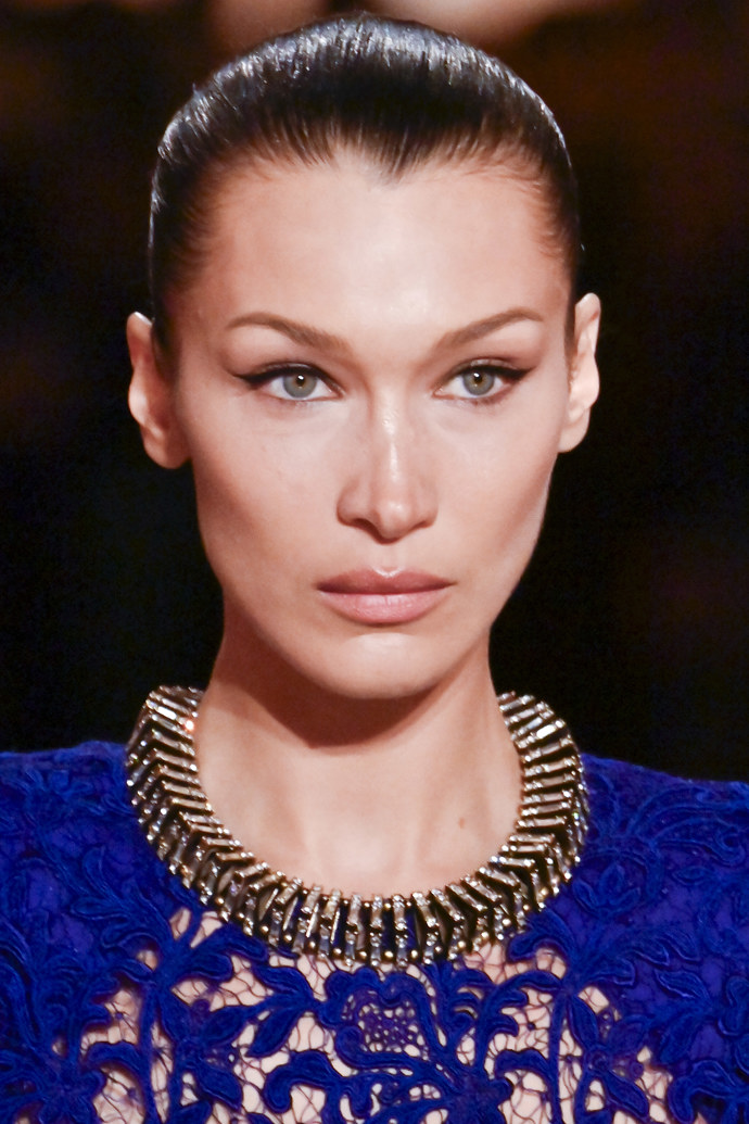  Bella Hadid po buccal fat removal