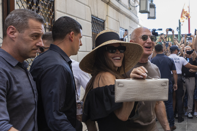  Jeff Bezos a Lauren Sanchez v Benátkách 