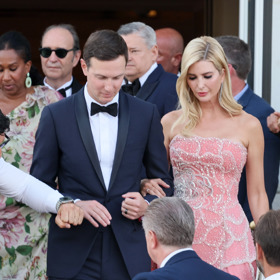 Jared Kushner a Ivanka Trump na svatbě Jeffa Bezose a Lauren Sanchez Jared Kushner a Ivanka Trump na svatbě Jeffa Bezose a Lauren Sanchez