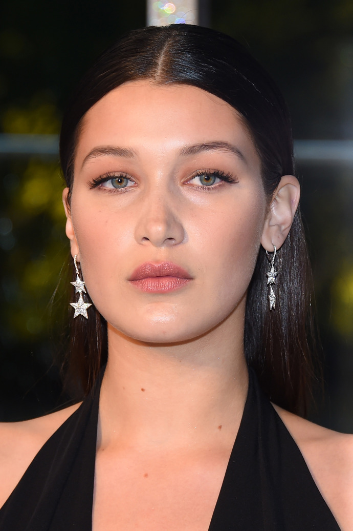  Bella Hadid před buccal fat removal