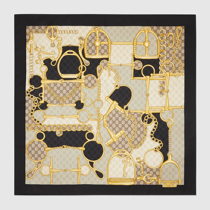 Printed silk carré, Gucci, 12 550 Kč