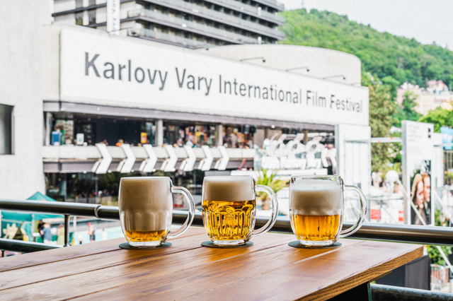 Co si nenechat ujít ve Varech? Stylové značky určují tempo festivalu Co si nenechat ujít ve Varech? Stylové značky určují tempo festivalu