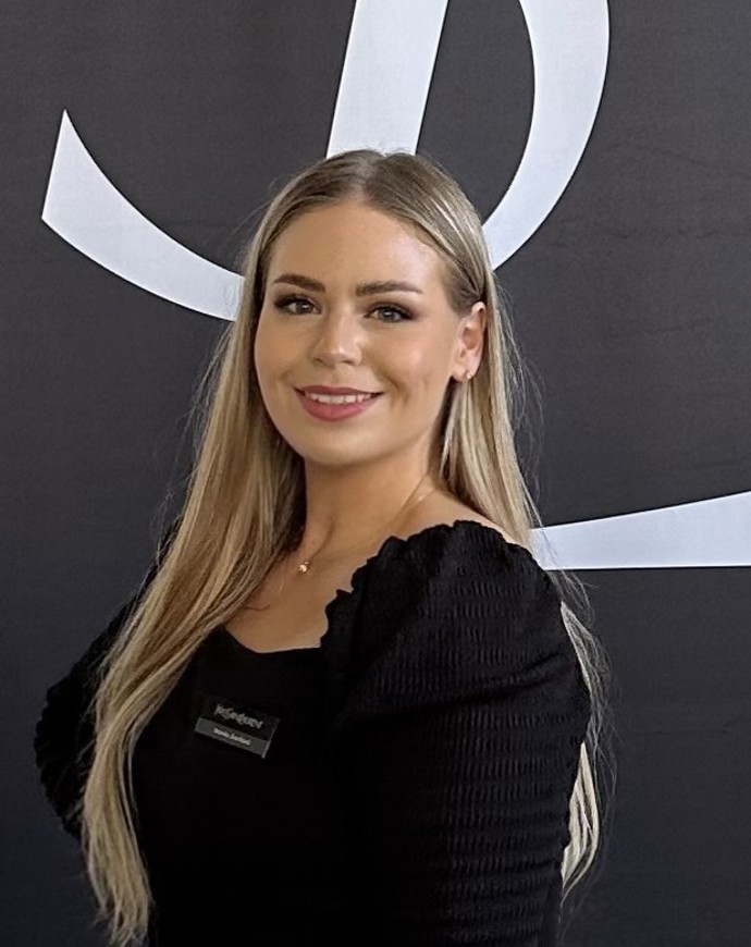 Monika Zvaríková