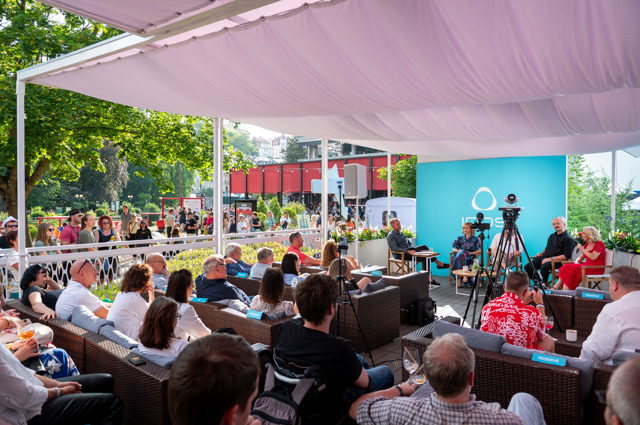 Talkshow v IQOS Lounge Talkshow v IQOS Lounge