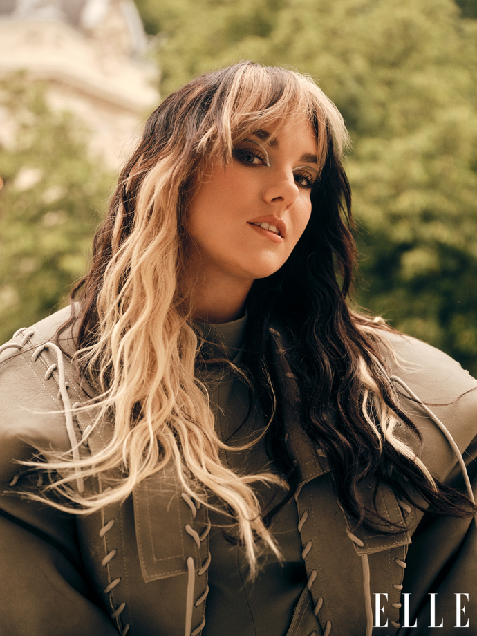 Ewa Farna Vlasy: @tylmartyStyling: @evzeniehabronOutfit: @krnaclukaswork