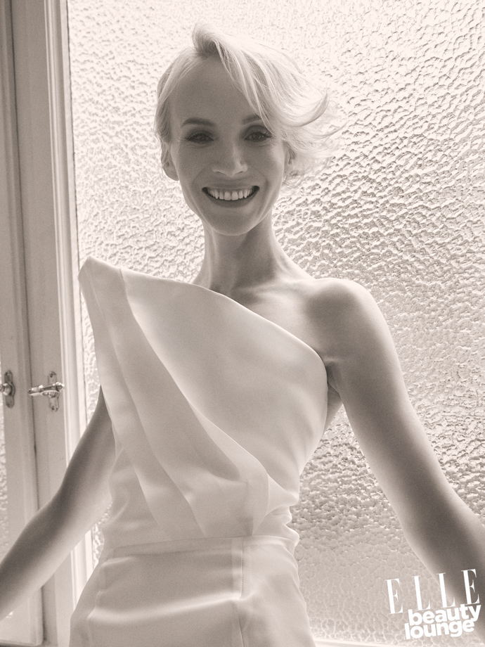 Jana PlodkováMake-Up: @ivanatokyVlasy: @wellaczskŠaty: @michaelkovacikRetuš: Štěpán Molitor @stepan.molitor