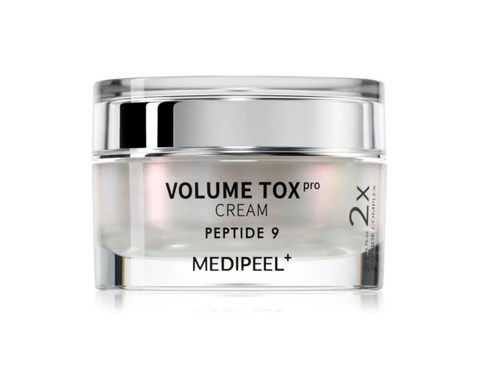 Krém s devíti peptidy a aktivní látkou Volufiline intenzivně zpevňuje pleť, vyživuje ji a redukuje vrásky. Stimuluje tvorbu kolagenu a elastinu, zlepšuje mikrocirkulaci a hydratuje. Ideální pro mdlou, unavenou nebo stárnoucí pleť.Peptide 9 Volume Tox Cream Pro, Medipeel, Ksisters.cz, 475 Kč