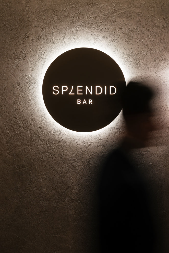 Splendid bar