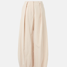 Kalhoty, Jacquemus, MyTheresa, € 325 Kalhoty, Jacquemus, MyTheresa, € 325