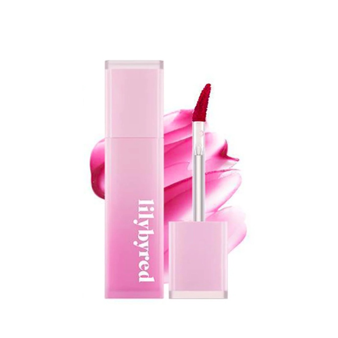  Sweet Liar Milky Tint, Lilybyred, 299 Kč, prodává Glowupdiary.comLilybyred vyvinul tento populární tónovaný balzám, který je jemný jako krém s mléčně matným efektem, který vydrží hodiny. Vyplňuje jemné linky na rtech a díky němu je jejich vzhled rozostřený, jemný a jednoduše dokonalý. 