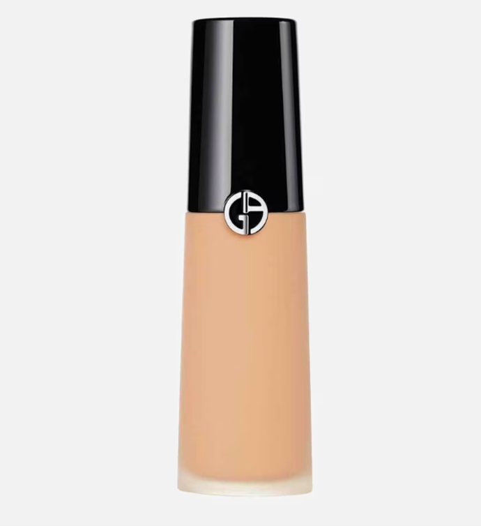  Korektor Armani Luminous Silk Multi-Purpose Concealer, Armani Beauty, 1 250 Kč
