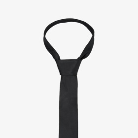 Černá kravata, Michael Kors, Zalando, 960 Kč Černá kravata, Michael Kors, Zalando, 960 Kč