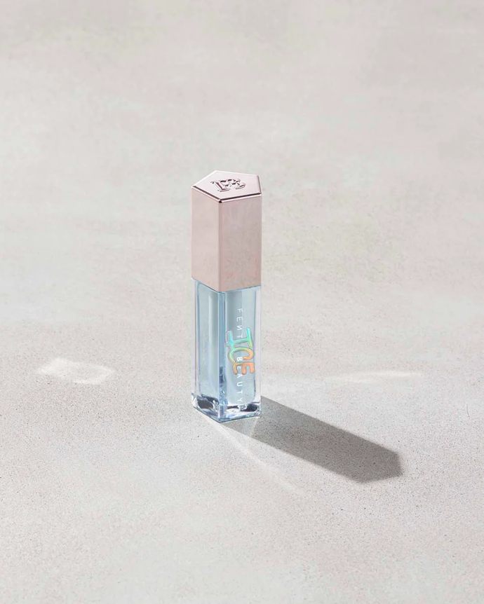 Lesk s modrými třpytkami, Fenty Beauty, Sephora, 720 Kč  