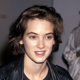 1989: Výstava umělce Damiena Elwese