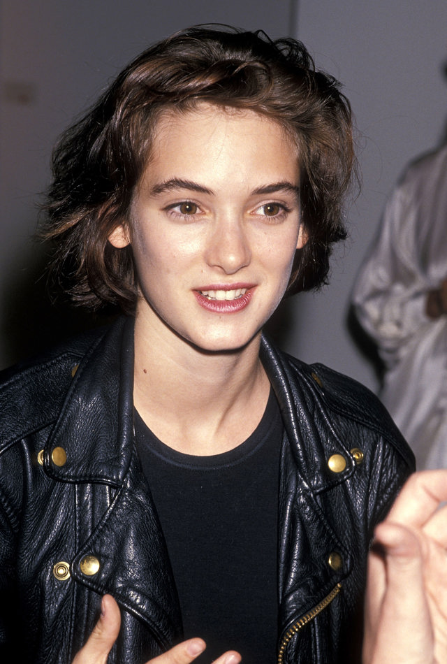 1989: Výstava umělce Damiena Elwese