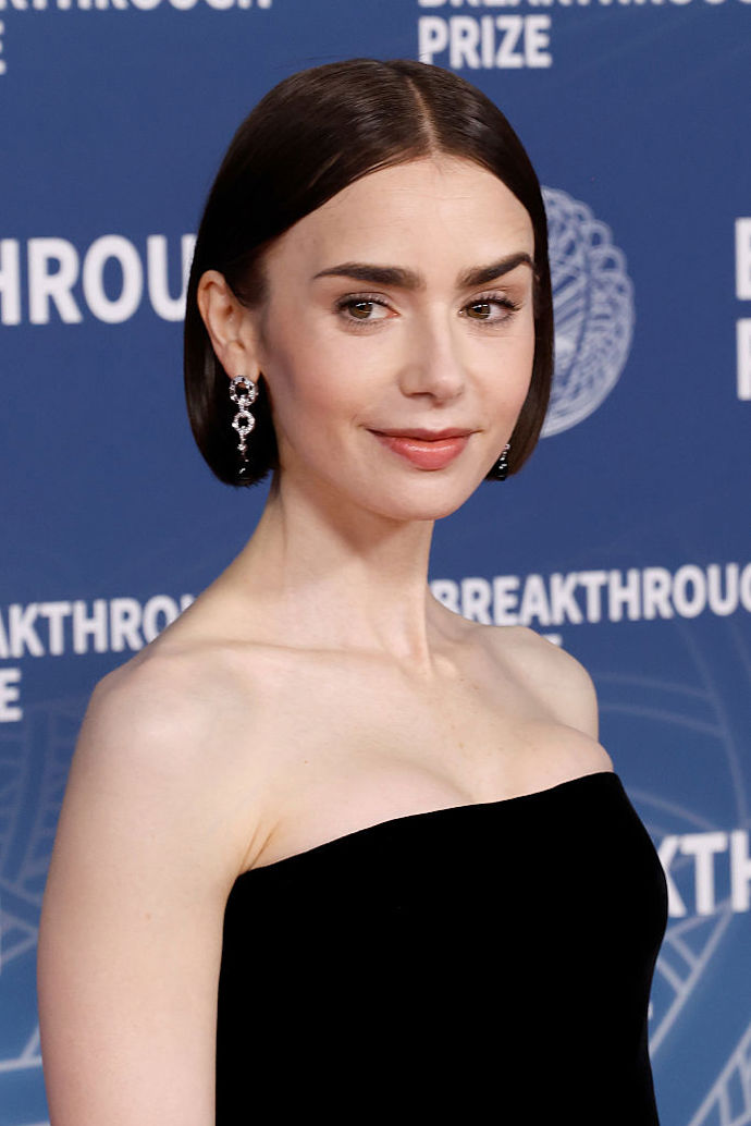 Lilly Collins
