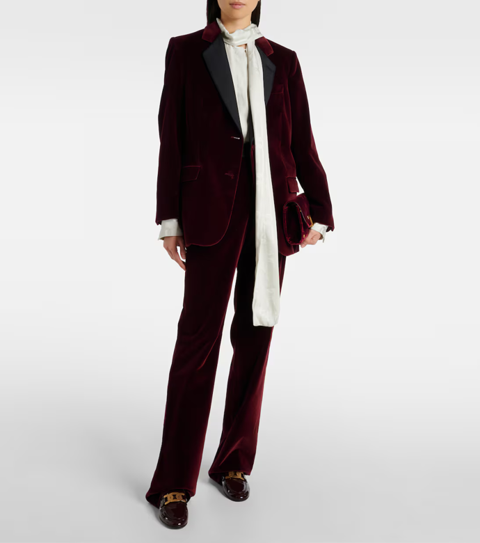 Šátek, Tod's, MyTheresa, € 553