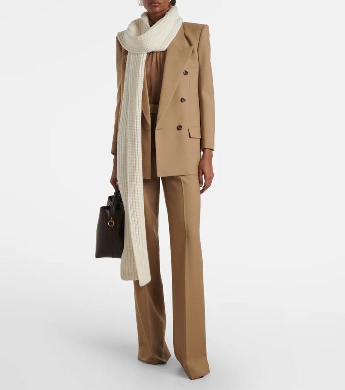 Šátek, Saint Laurent, MyTheresa, € 900