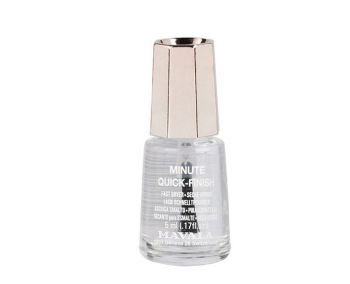 Rychleschnoucí svrchní lak, který dodá vysoký lesk a zkrátí čekání mezi dvěma e-maily na minimum.Quick Finish 5 ml, Mavala, Fann, 190 Kč