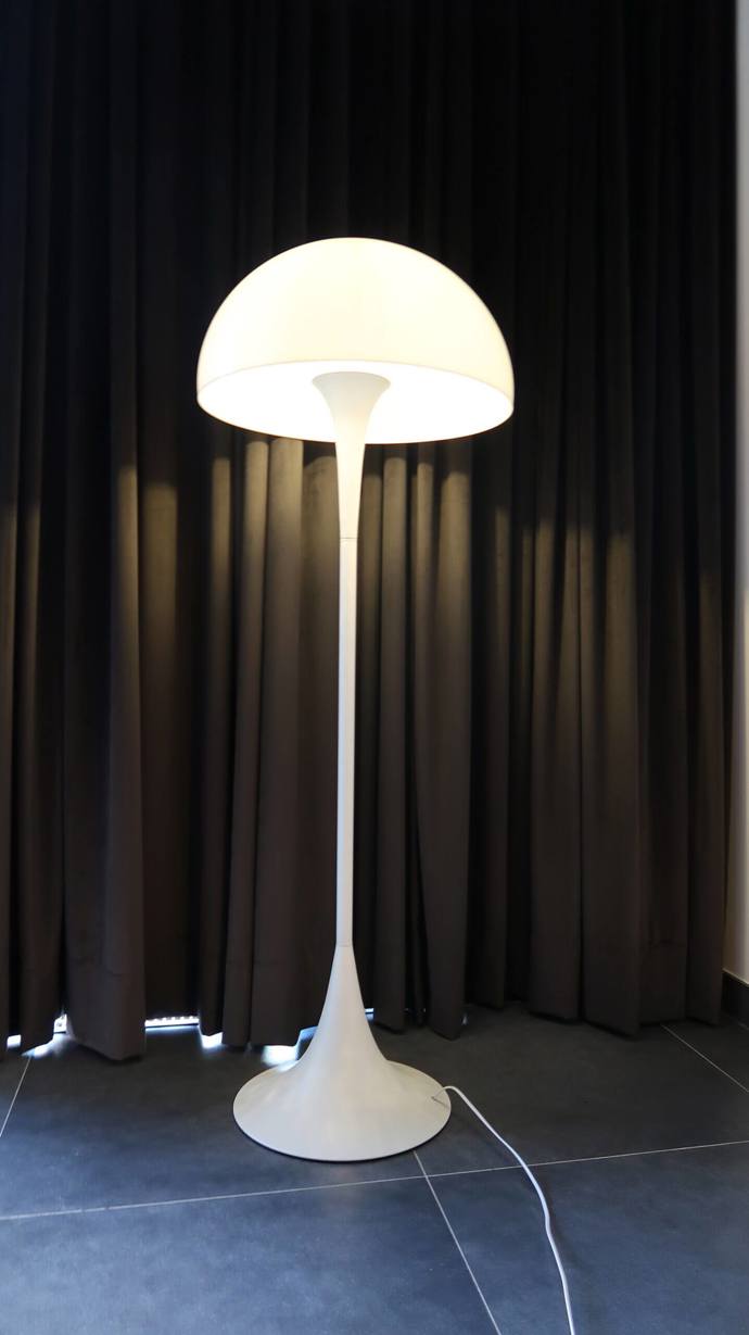 Stojací lampa, Unlikely, 12 500 Kč