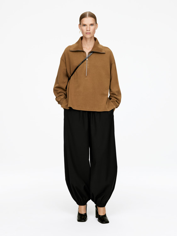 Černé balónové kalhoty, Arket, 119 Eur   