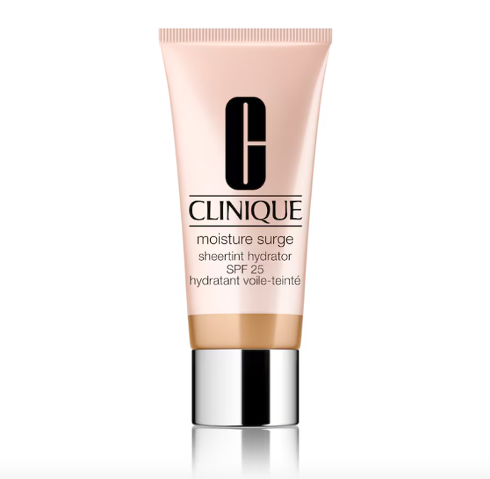  Clinique Moisture Surge Sheertint Hydrator Broad Spectrum SPF 25, Clinique.cz, 1 140 Kč