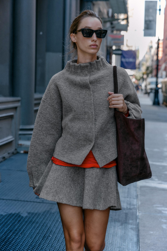 Set: úpletová bunda, Zara, 1 499 Kč , Úpletová mini sukně, Zara, 699 Kč  