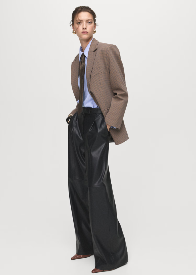 Oversized černé kožené kalhoty, Mango, 1 299 Kč 