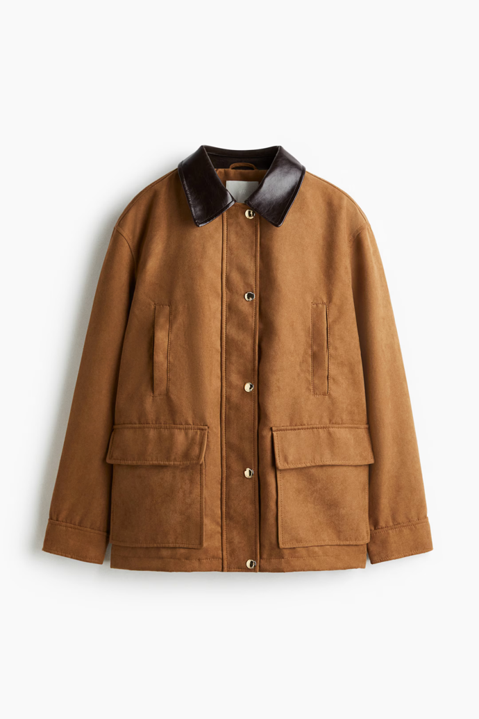 Semišová bunda s koženým límcem, H&M, 1 239 Kč