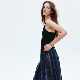Plisovaná maxisukně, H&M, 1 239 Kč Plisovaná maxisukně, H&M, 1 239 Kč