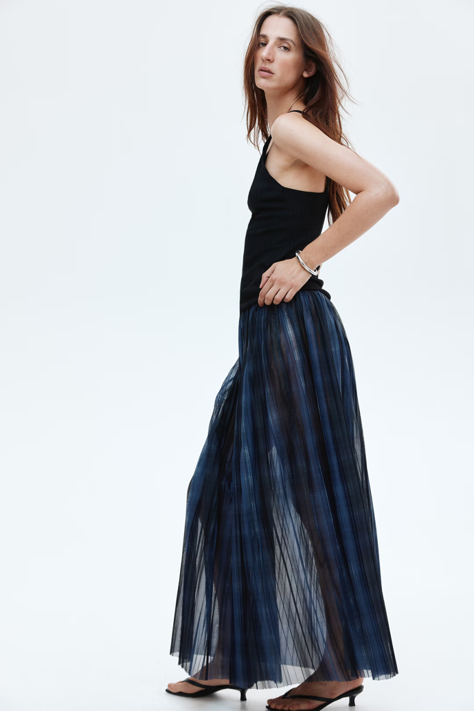 Plisovaná maxisukně, H&M, 1 239 Kč