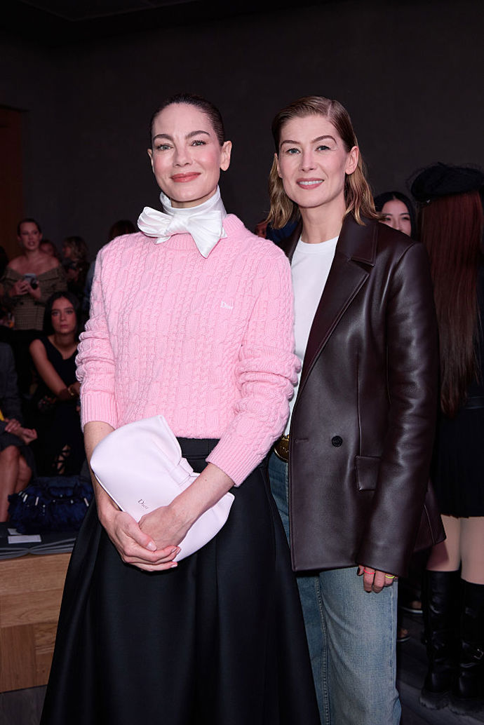 Michelle Monaghan a Rosamund PikeDior SS26 Michelle Monaghan a Rosamund PikeDior SS26