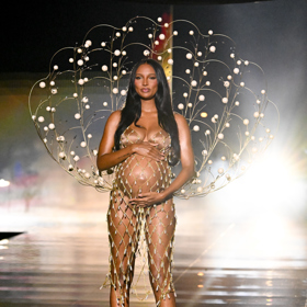 Momenty z přehlídky Victoria's Secret Fashion Show 2025 - Jasmine Tookes Momenty z přehlídky Victoria's Secret Fashion Show 2025 - Jasmine Tookes
