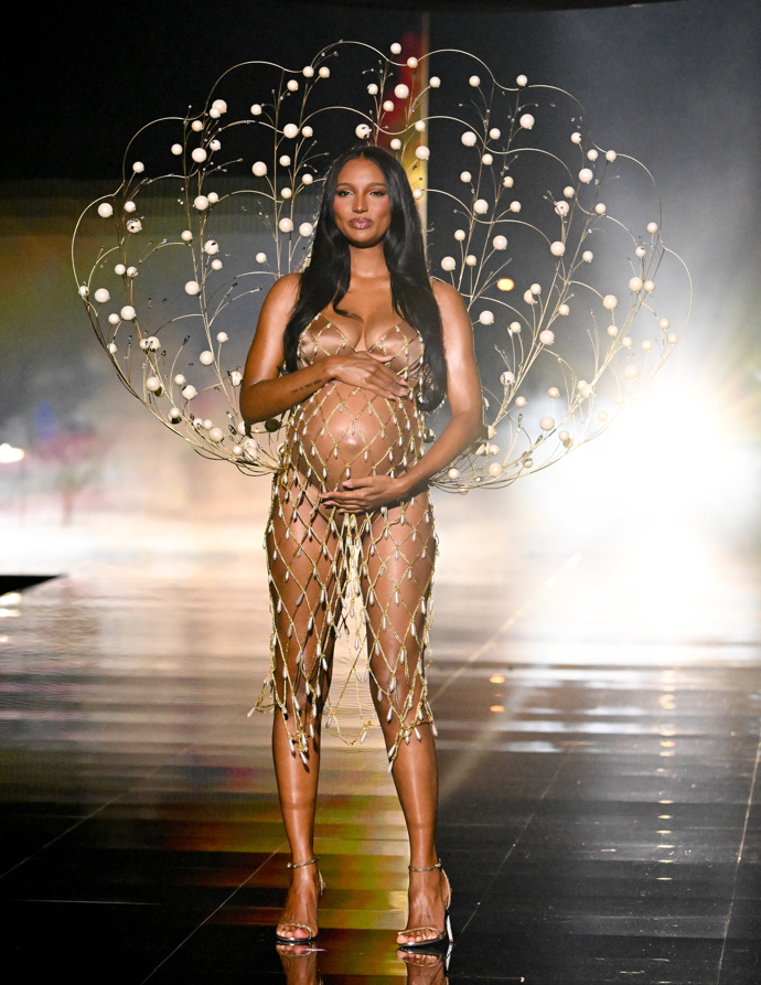  Momenty z přehlídky Victoria's Secret Fashion Show 2025 - Jasmine Tookes