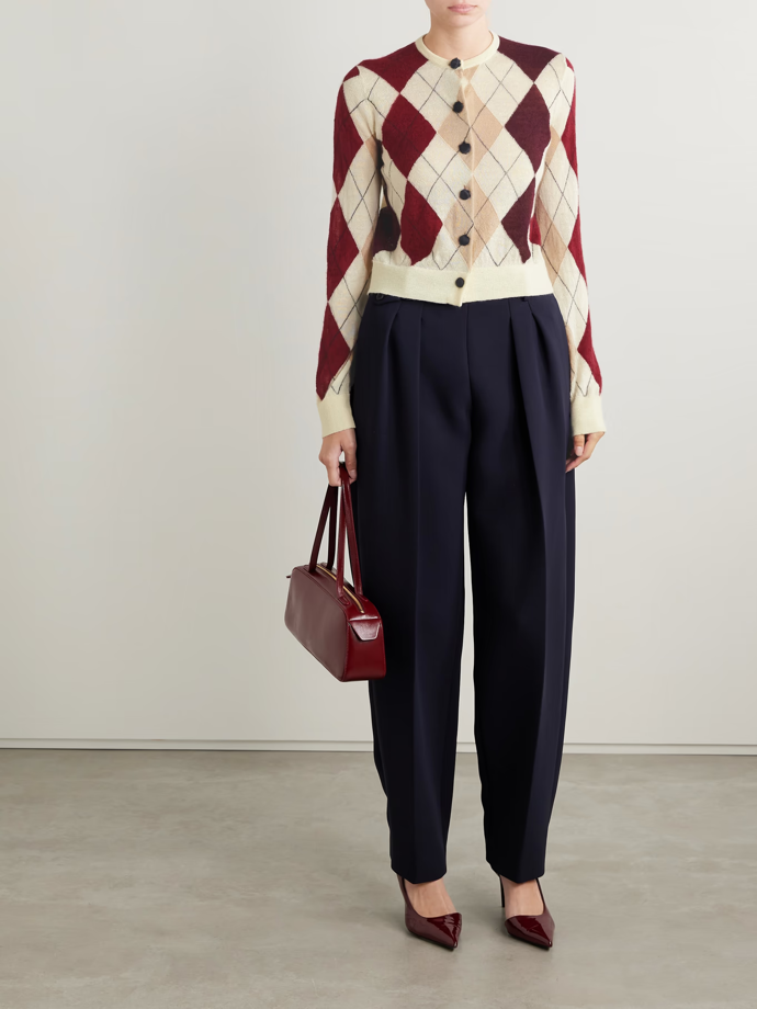 Svetr, Khaite, Net-a-porter, €2,490