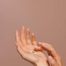 Aplikace Sunkissed Bronzing Serum Drops