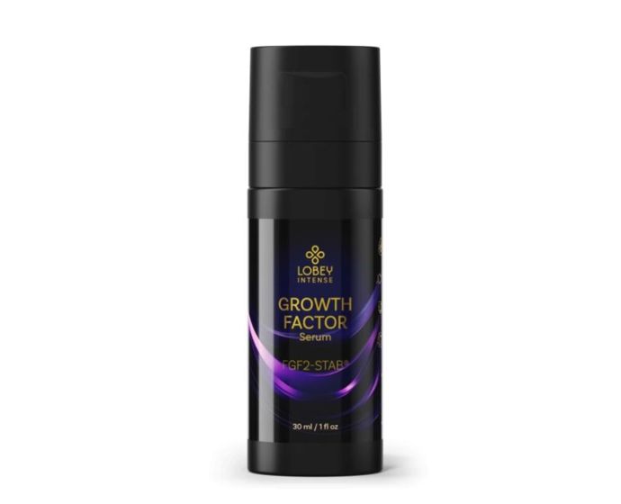 LOBEY® Intense Growth Factor sérum proti vráskámČeská formule staví na stabilizovaném fibroblastovém faktoru FGF2-STAB® (vyvinutém týmem Enantis, spin-off Masarykovy univerzity). Prakticky to znamená dvě věci: aktivní složka je chráněná před rozpadem a může dlouhodobě plnit úkol – podpořit obnovu buněk, hutnost a pružnost bez typického štipkání či šupinek. Funguje skvěle na obličej i krk/dekolt a je to logická volba pro citlivé typy a pro ty, kdo retinoidům neholdují.Growth Factor sérum proti vráskám LOBEY® Intense pro zralou pleť, LOBEY, 3 290 Kč