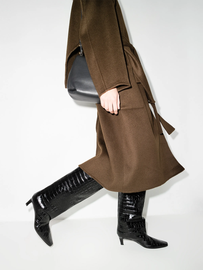 Kozačky, Toteme, Farfetch, 852 €