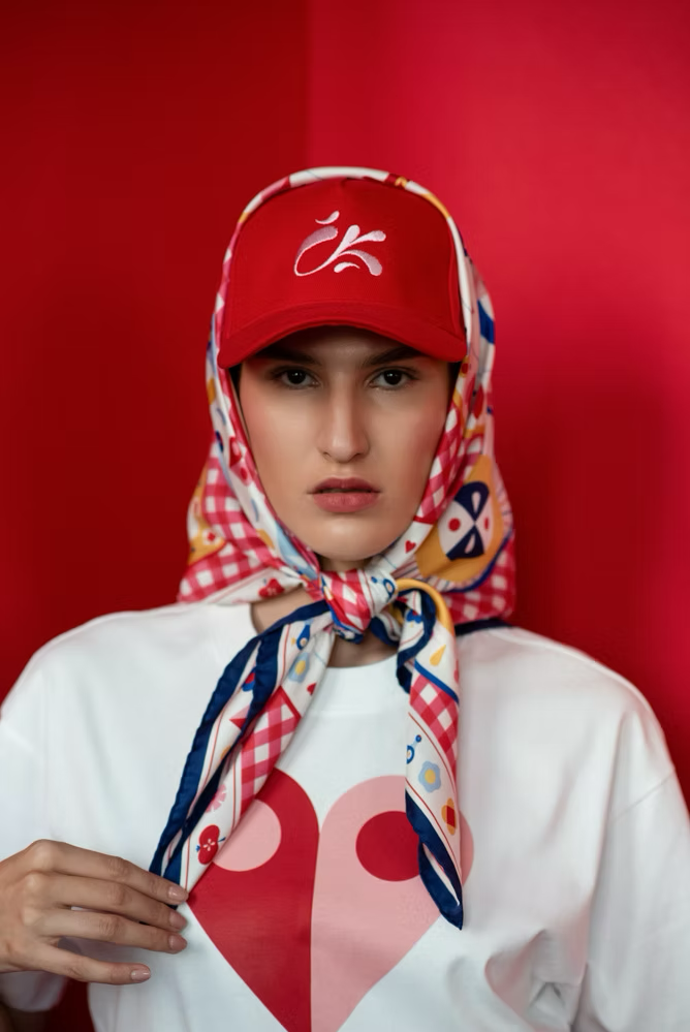 Hedvábný šátek od české značky, Silky Gang, 5 190 Kč 